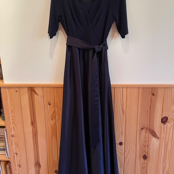 Alex Evenings 6 navy blue satin ballroom prom gown - Picture 10 of 11